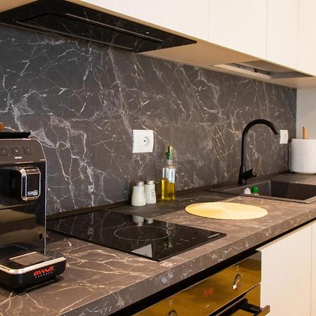 Luxury Rooftop 23 Bed & Breakfast ติรานา ภายนอก รูปภาพ