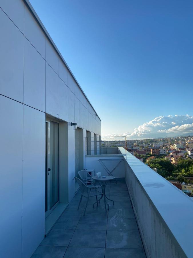 Luxury Rooftop 23 Bed & Breakfast ติรานา ภายนอก รูปภาพ