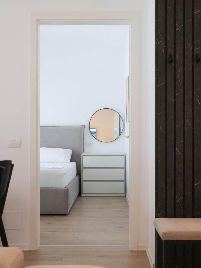 Luxury Rooftop 23 Bed & Breakfast ติรานา ภายนอก รูปภาพ