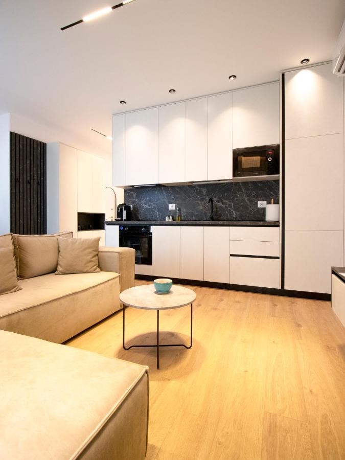 Luxury Rooftop 23 Bed & Breakfast ติรานา ภายนอก รูปภาพ