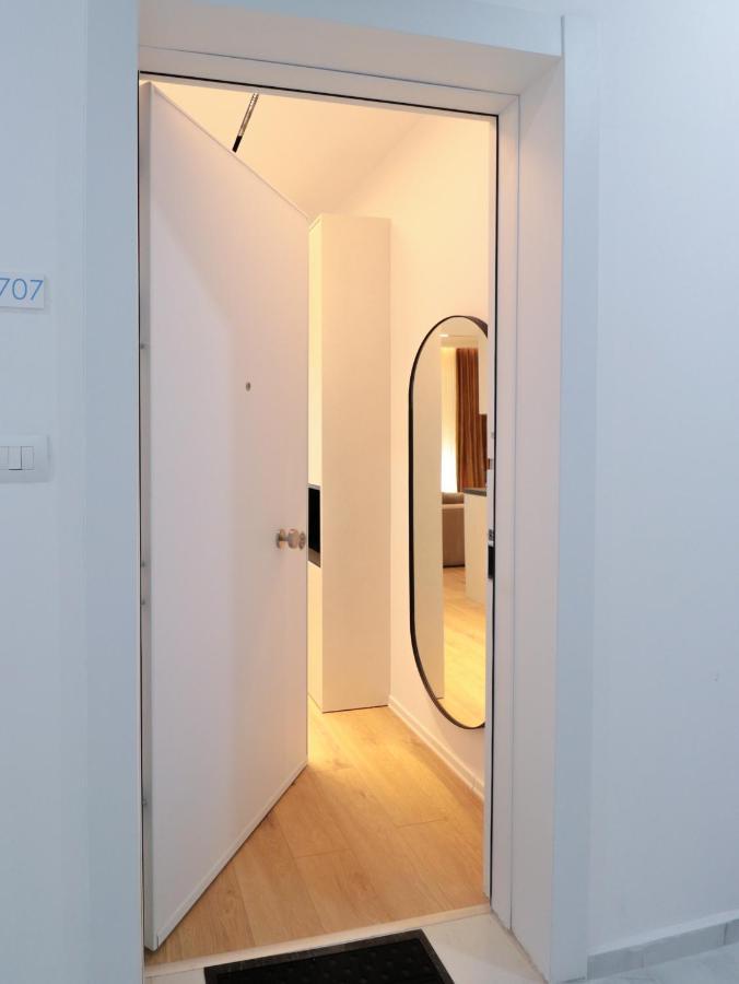 Luxury Rooftop 23 Bed & Breakfast ติรานา ภายนอก รูปภาพ