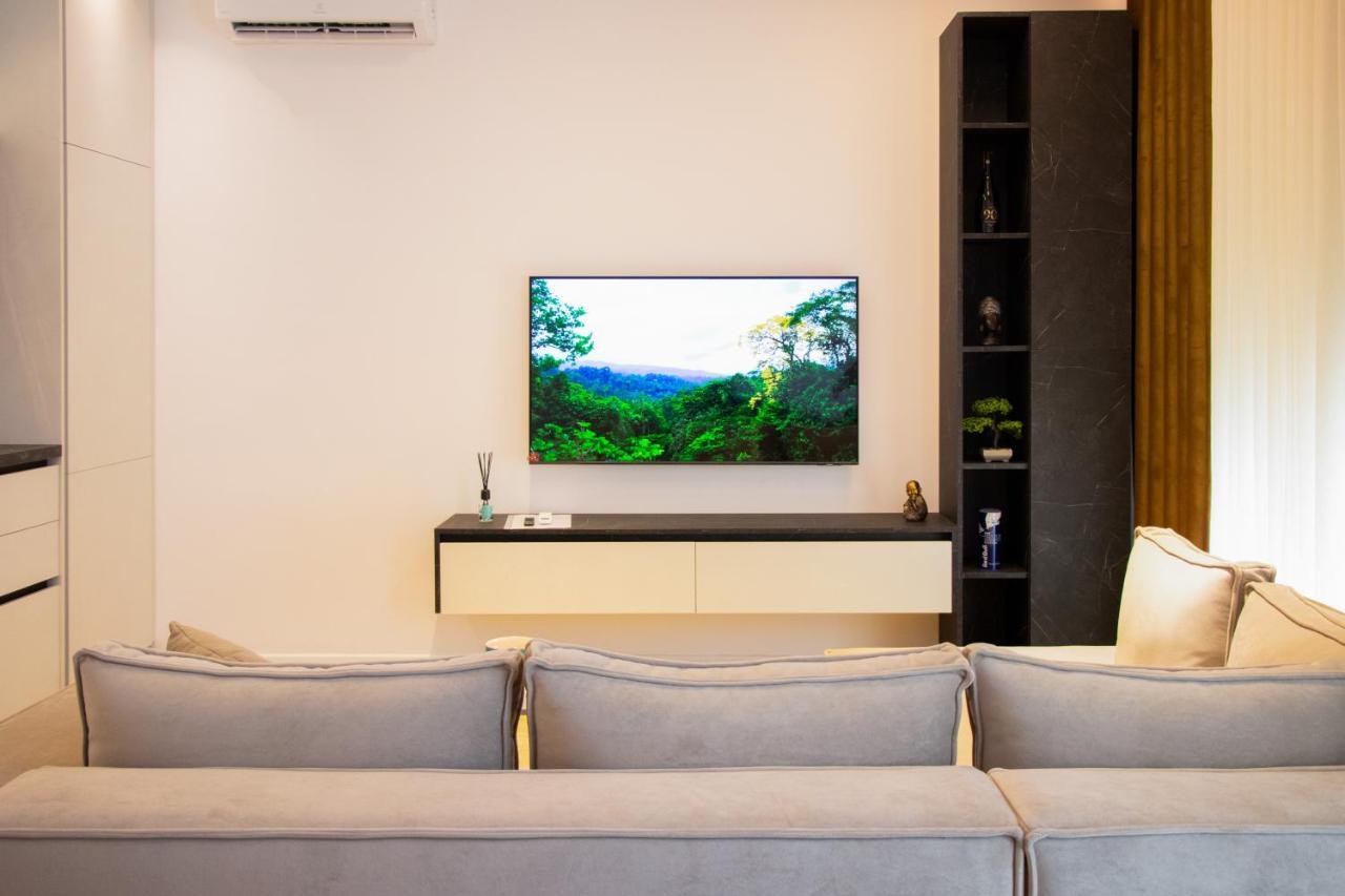 Luxury Rooftop 23 Bed & Breakfast ติรานา ภายนอก รูปภาพ