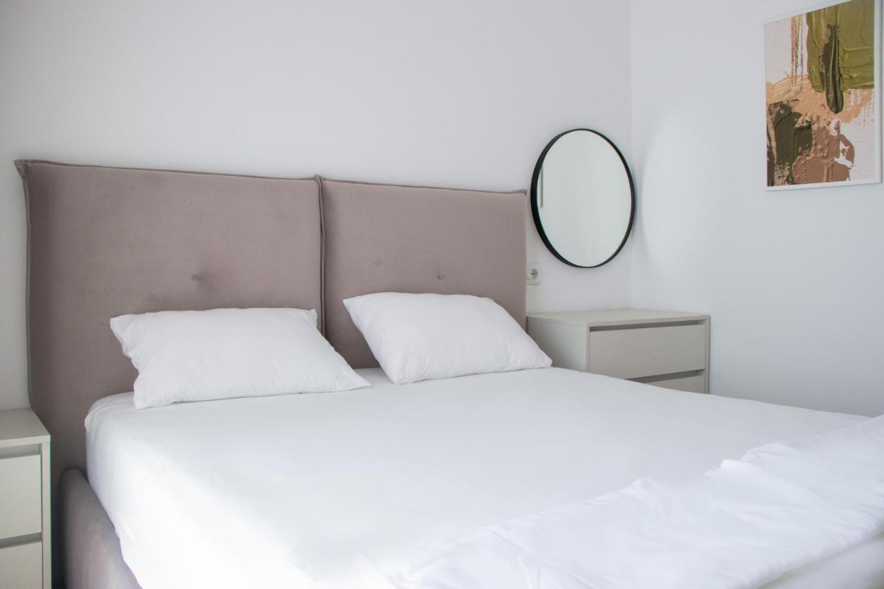 Luxury Rooftop 23 Bed & Breakfast ติรานา ภายนอก รูปภาพ
